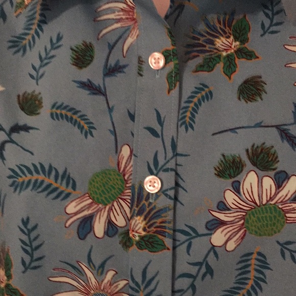 Lands’ End No Iron Supima Floral Blouse Like New - Picture 2 of 6